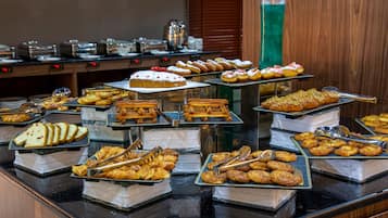 Tägliches Frühstücksbuffet (16 JOD pro Person)