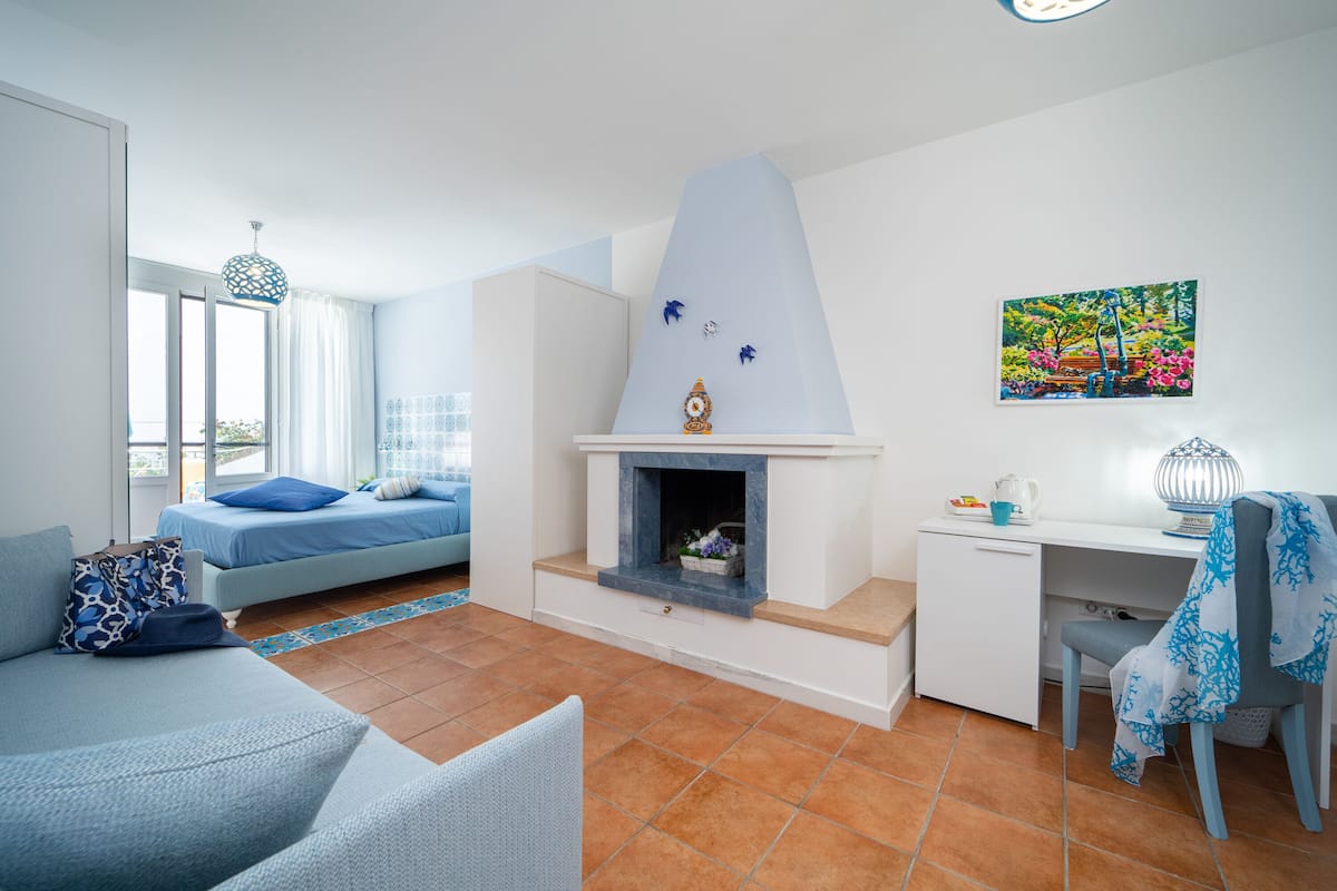 Superior Room | 1 bedroom, individually decorated, individually furnished, desk