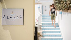 A sign for 'Almaré bed & breakfast' on a wall. - Almare' (Crotone)