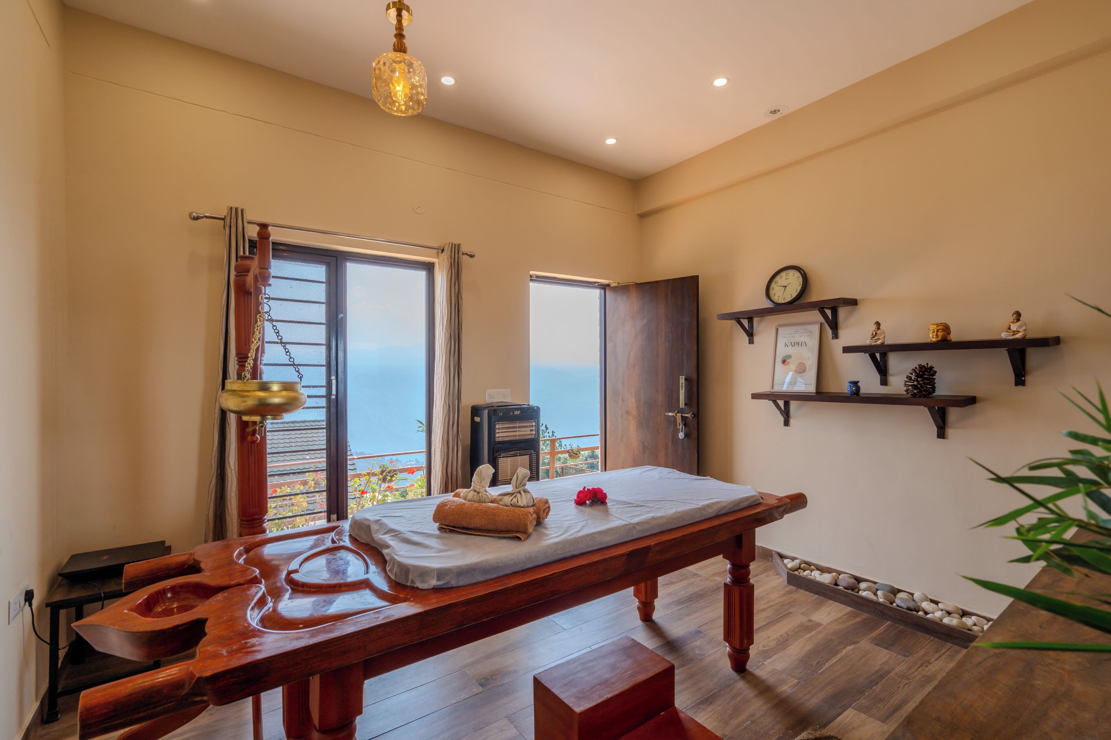 Deep-tissue massages, Swedish massages, 2 treatment rooms, massages