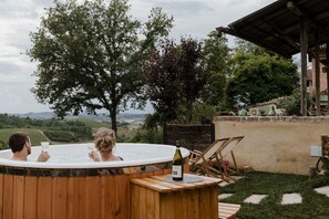 Bain à remous extérieur