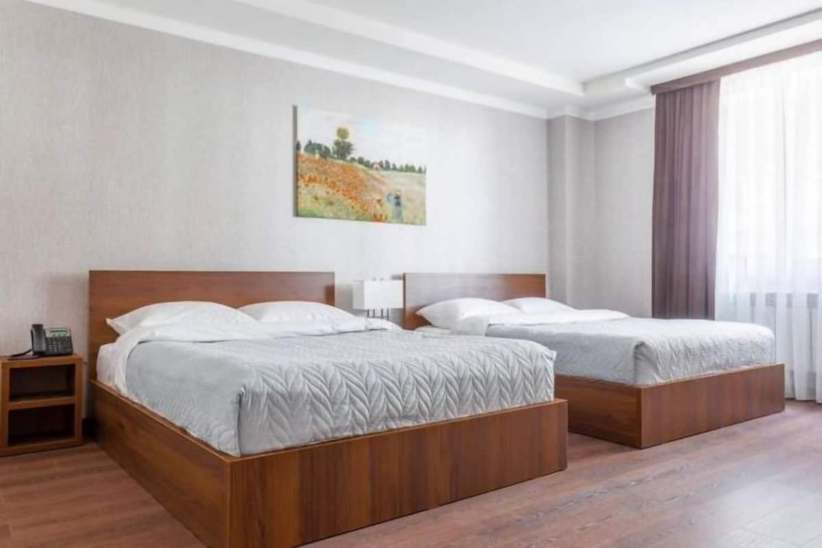 1 bedroom, premium bedding, down comforters, desk