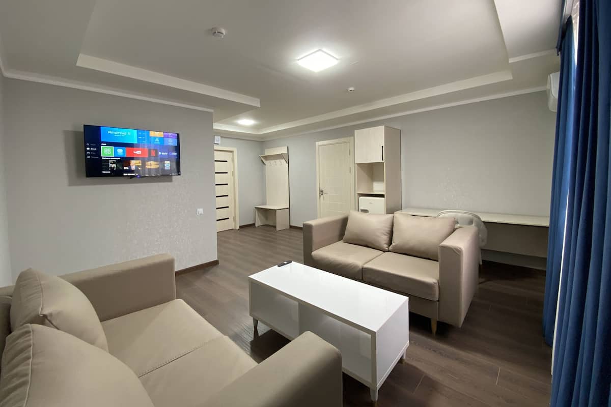 Suíte empresarial | 1 quarto, roupas de cama premium, edredons de pluma, escrivaninha