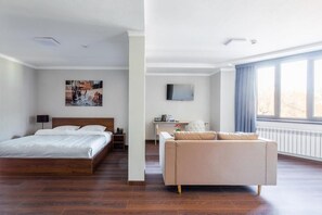 Chambre Deluxe | Literie de qualité supérieure, couette en duvet d'oie, bureau