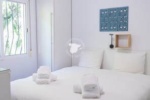 3 makuuhuonetta, silitysrauta/-lauta, ilmainen Wi-Fi, vuodevaatteet