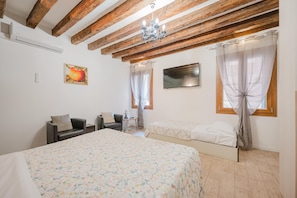 Basic-Apartment | 1 Schlafzimmer, hochwertige Bettwaren, Bettwäsche