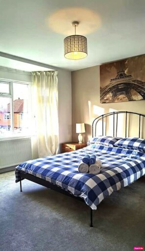 4 chambres, fer et planche à repasser, Wi-Fi gratuit, draps fournis