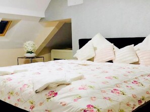 Căn hộ | 2 phòng ngủ, bộ trải giường 