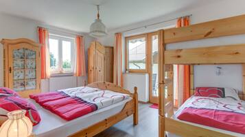 Apartemen | 2 kamar tidur dan dilengkapi dengan perabotan berbeda-beda