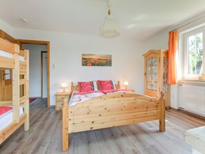 2 bedrooms, individually furnished, iron/ironing board, bed sheets - Flat in Wildsteig With Furnished Garden (Wildsteig)