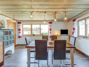 Apartment | Dining - Flat in Wildsteig With Furnished Garden (Wildsteig)
