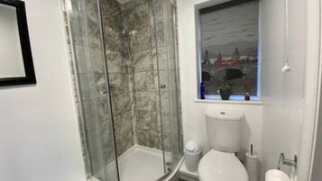 Superior Double Room | Bathroom