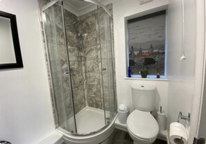 Superior Double Room | Bathroom - Lovely Homes (Aylesbury)