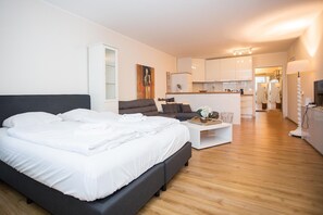 Apartment | 1 bedroom, bed sheets