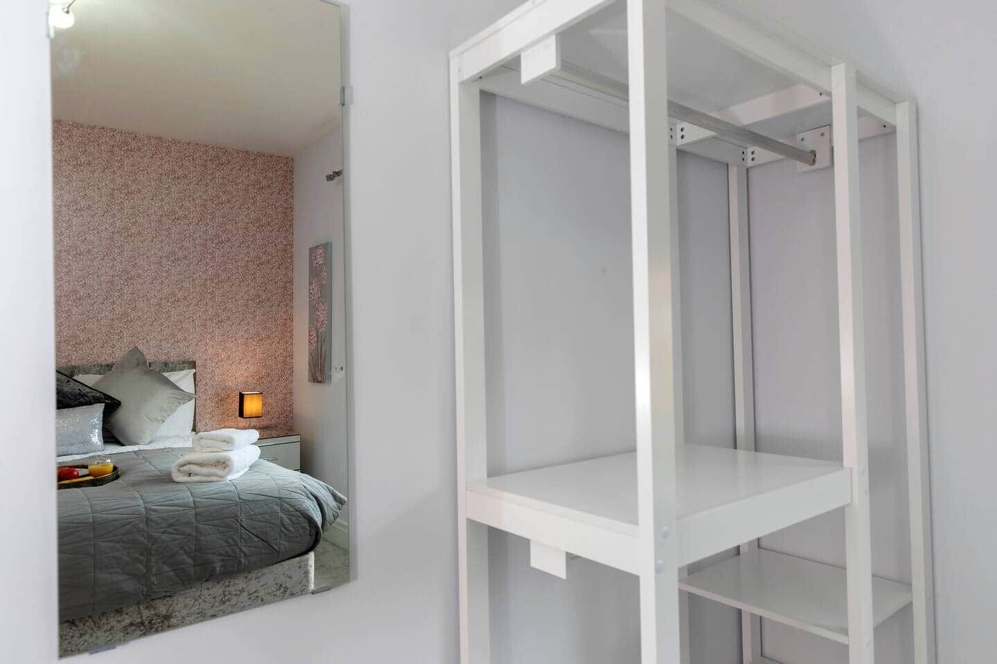 4 chambres, fer et planche à repasser, lit parapluie, Wi-Fi gratuit