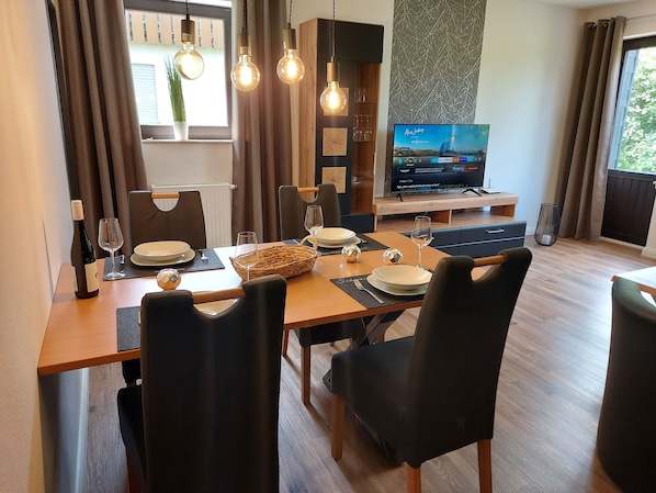 Dining - Modern Holiday Home Near Winterberg (Winterberg)