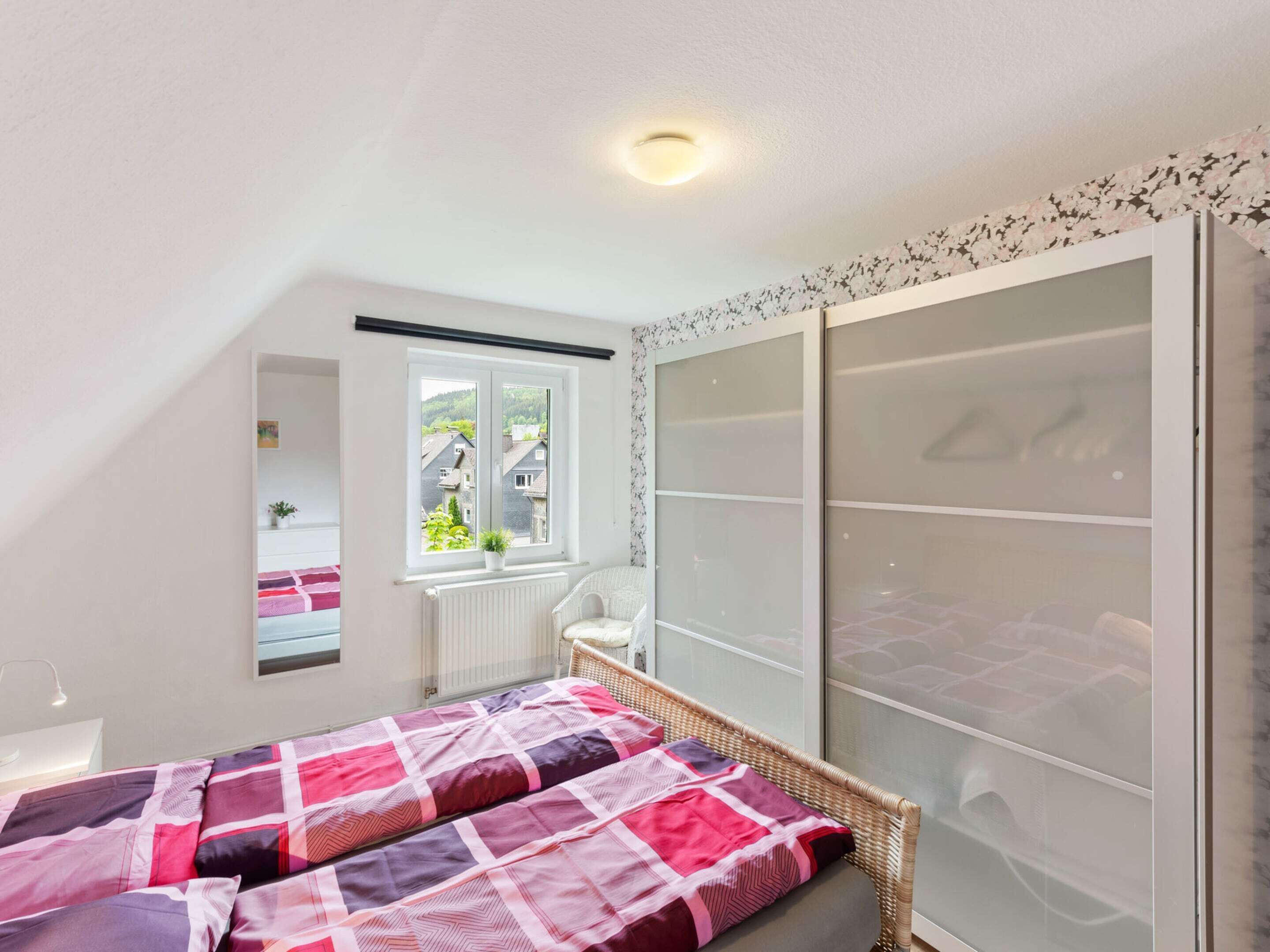 House | 4 bedrooms, individually furnished, iron/ironing board, bed sheets