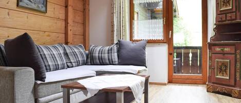 Apartment | Living area