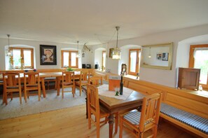 House | Dining
