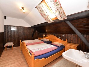 4 habitaciones y muebles diferentes 