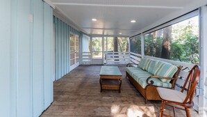 Unclassified image, 2 of 21, button - 7 Dove Street - 3 Bedroom, newly remodeled home on North Forest Beach (Hilton Head Island)