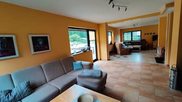 House | Living room