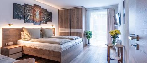 2 bedrooms, individually furnished, bed sheets