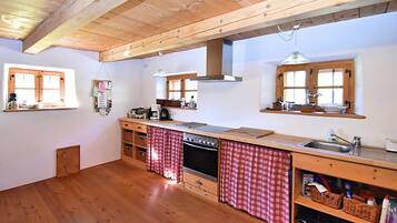 Rumah | Dapur pribadi | Kompor dan kursi makan untuk bayi