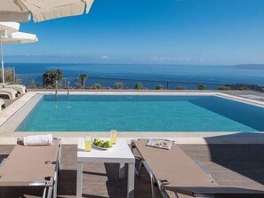 Villa | Piscine | Piscine couverte, piscine extérieure