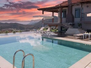 Villa | Piscine | Piscine couverte, piscine extérieure