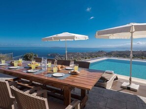 Pool - Villa Near Seaside Village With Pool (Malevizi)