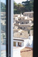 Deluxe Room, Terrace, Bay View | Hypo-allergenic bedding, in-room safe, individually decorated, free WiFi