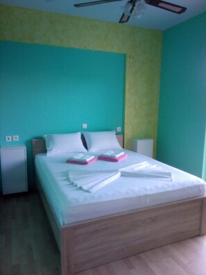 Apartment | 2 bedrooms, individually furnished, bed sheets