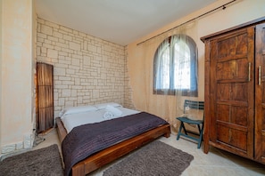 2 chambres, fer et planche à repasser, accès au Wi-Fi (inclus)