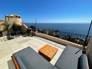 Terrace/patio - Breathtaking, Quiet, Private Penthouse near Cannes (Théoule-sur-Mer)