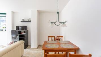 Apartment | Dining
