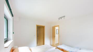 Apartment | 1 bedroom, individually furnished, bed sheets