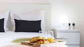 7 bedrooms, bed sheets