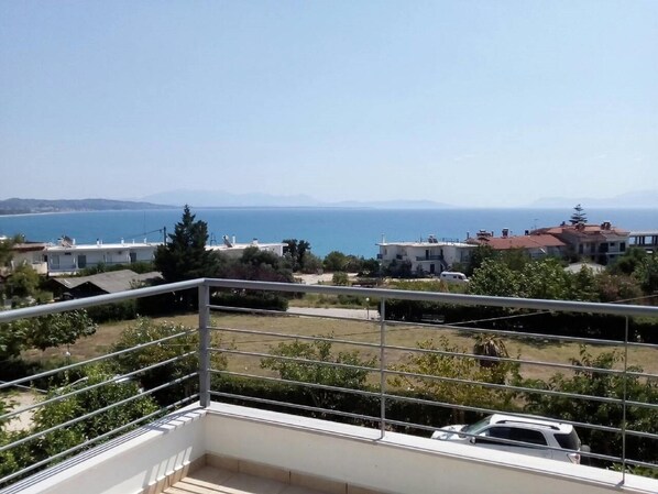 House | View from property - Cheerful Holiday Home in Preveza With Garden (Preveza)