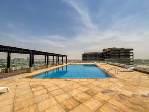 Outdoor pool - WelHome - Apt amidst golf courses, perfect for sports lovers (Dubai)