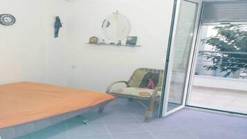 2 bedrooms, individually furnished, bed sheets