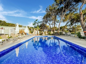 Talo | Uima-allas | Sisäuima-allas, ulkouima-allas