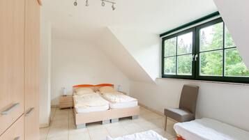 Rumah | 6 kamar tidur dan dilengkapi dengan perabotan berbeda-beda