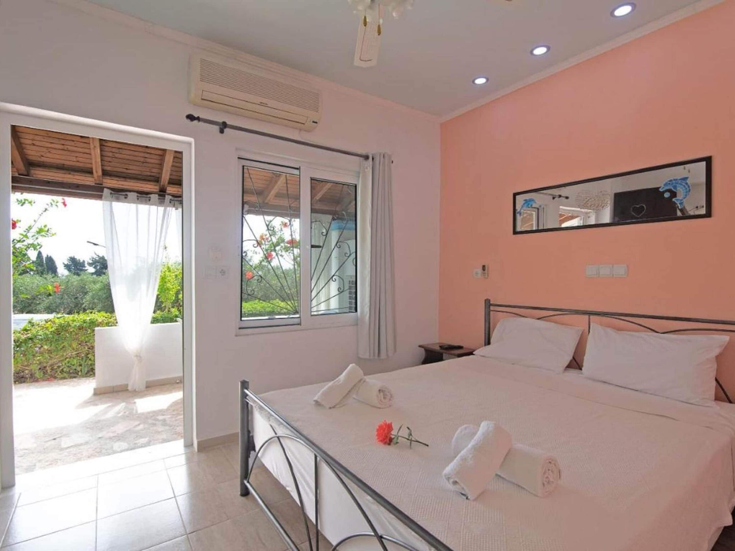 Apartment | 1 bedroom, individually furnished, iron/ironing board, bed sheets