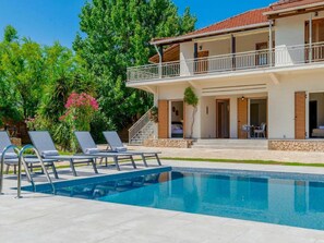 Villa | Pool