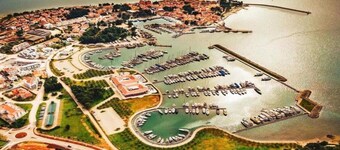 Holiday House in Novigrad With Pool