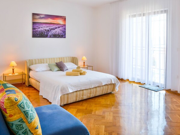 Casa | 3 camere, con arredamento individuale, ferro/asse da stiro, lenzuola