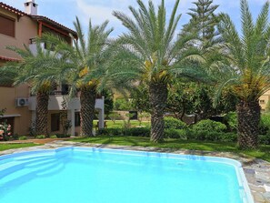 House | Pool | Indoor pool, outdoor pool - Fantastic Holiday Home in Karteros With Pool (Hersonissos)