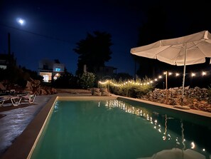 Villa | Alberca | Alberca techada y alberca al aire libre