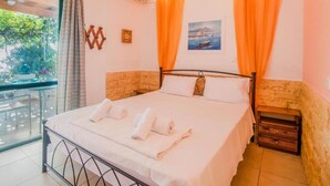 Apartment - Apartment in Mpenitses With Sea Views & Pool (Corfu)